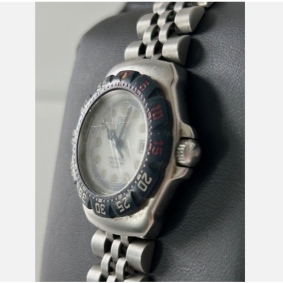 Vintage TAG Heuer Formula 1 Ladies Professional Wristwatch WA1418 - Picture 4 of 7